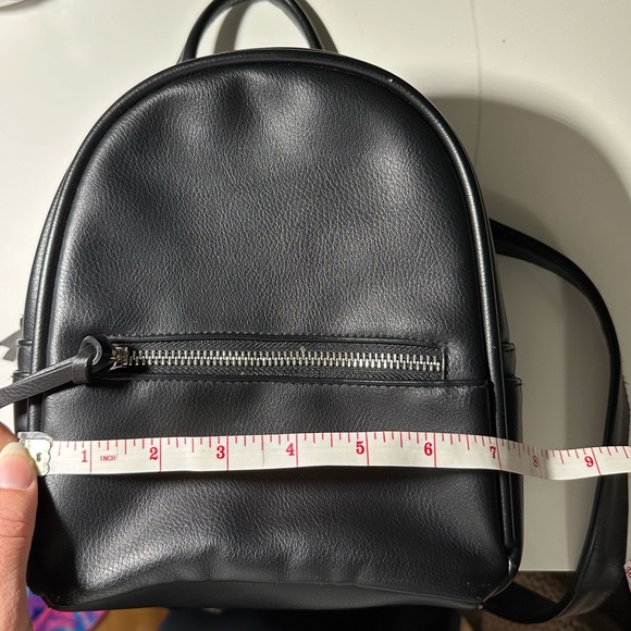 Fake leather backpack - Picture 3 of 6